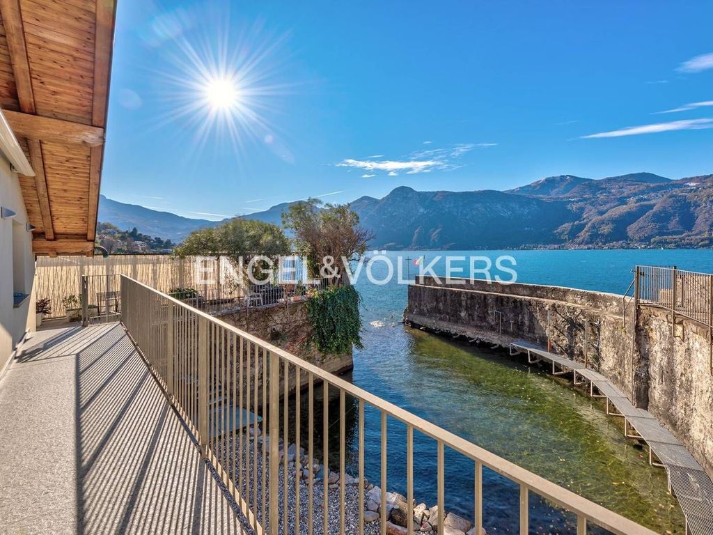 Вилла с 2 спальнями в Манделло дель Ларио, Италия № 64744