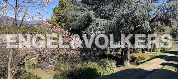 Terrain à Porto Valtravaglia, Italy 1290m² No. 166913 7