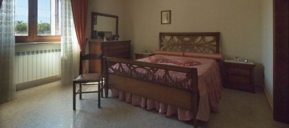 8 Schlafzimmer Schlösser in Castro, Italy, Nr. 374124 15