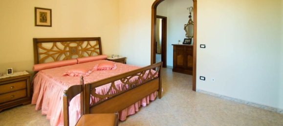 8 Schlafzimmer Schlösser in Castro, Italy, Nr. 374124 17