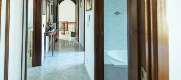 8 Schlafzimmer Schlösser in Castro, Italy, Nr. 374124 42