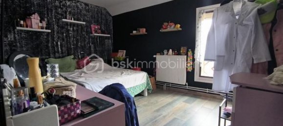 4 bedrooms House in Yonne, France No. 300776 14