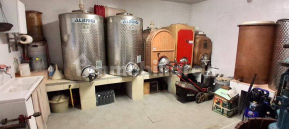 4 bedrooms House in Capannori, Italy No. 69654 71