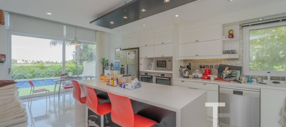 Вилла с 5 спальнями в Meadows, ОАЭ № 95653 4