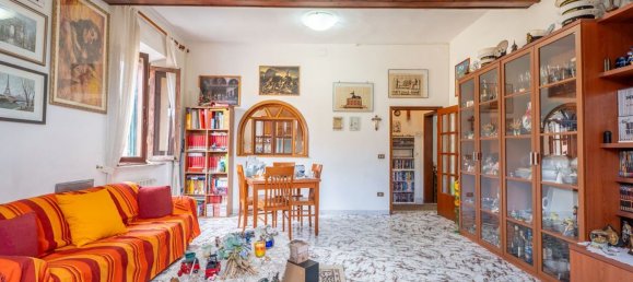 3 Schlafzimmer Wohnung in Piombino, Italy, Nr. 358278 6
