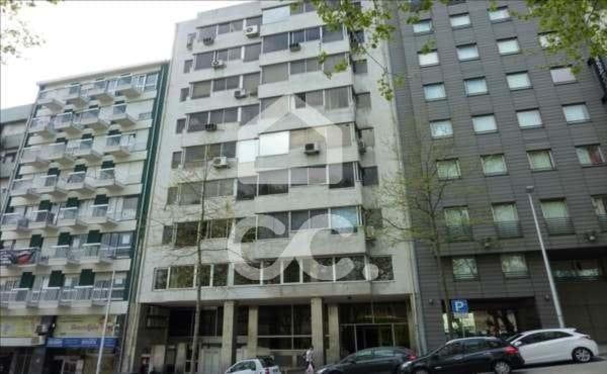 Laden in Porto, Portugal, Nr. 8299