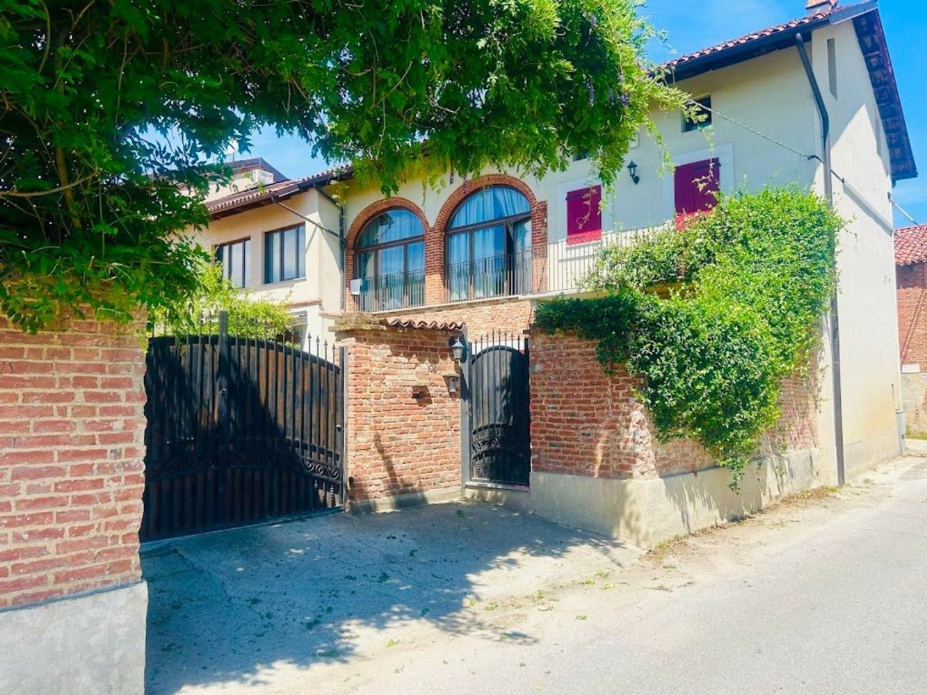 6 غرف نوم منزل في Santena, Italy رقم 373596