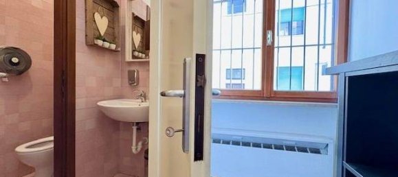 2غرفة عقار تجاري في Sona, Italy رقم 23387 17