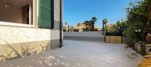 2 rooms Apartment in Borgio Verezzi, Italy No. 64156 2