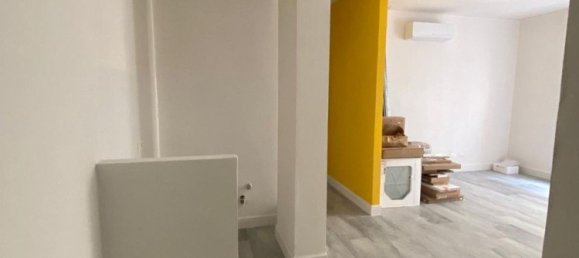 Квартира с 3 комнатами в Парма, Италия № 228858 8