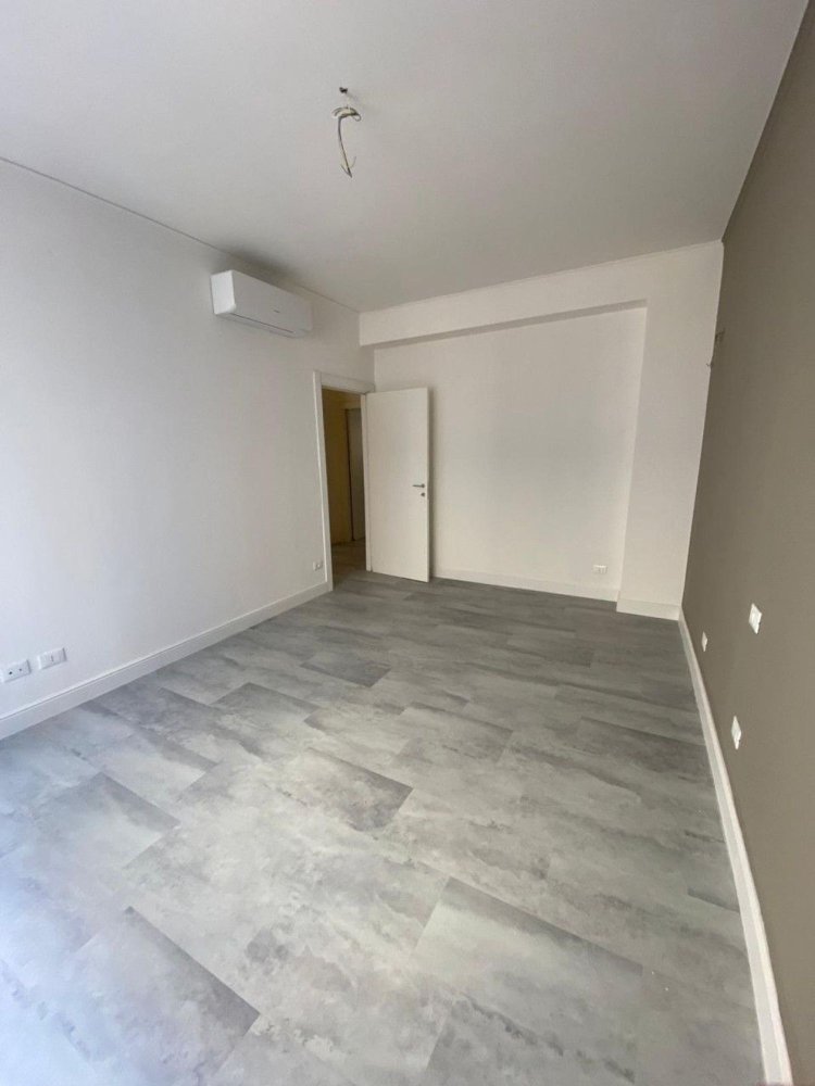 Квартира с 3 комнатами в Парма, Италия № 228858