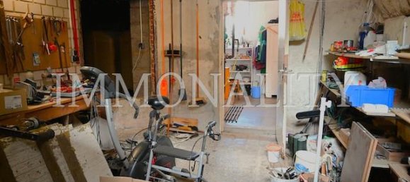 Дом с 9 комнатами в Хамельн-Пирмонт, Германия № 340580 20