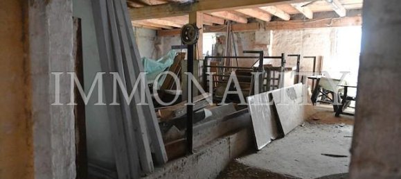 Дом с 9 комнатами в Хамельн-Пирмонт, Германия № 340580 40