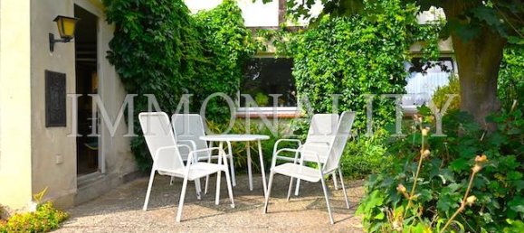 Дом с 9 комнатами в Хамельн-Пирмонт, Германия № 340580 5