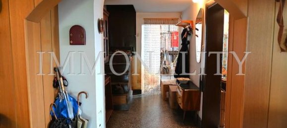 Дом с 9 комнатами в Хамельн-Пирмонт, Германия № 340580 18