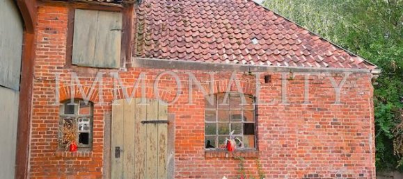 Дом с 9 комнатами в Хамельн-Пирмонт, Германия № 340580 8