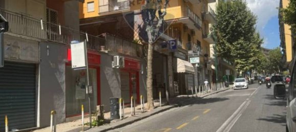 29m² Commercial property in Naples, Italy No. 264753 2