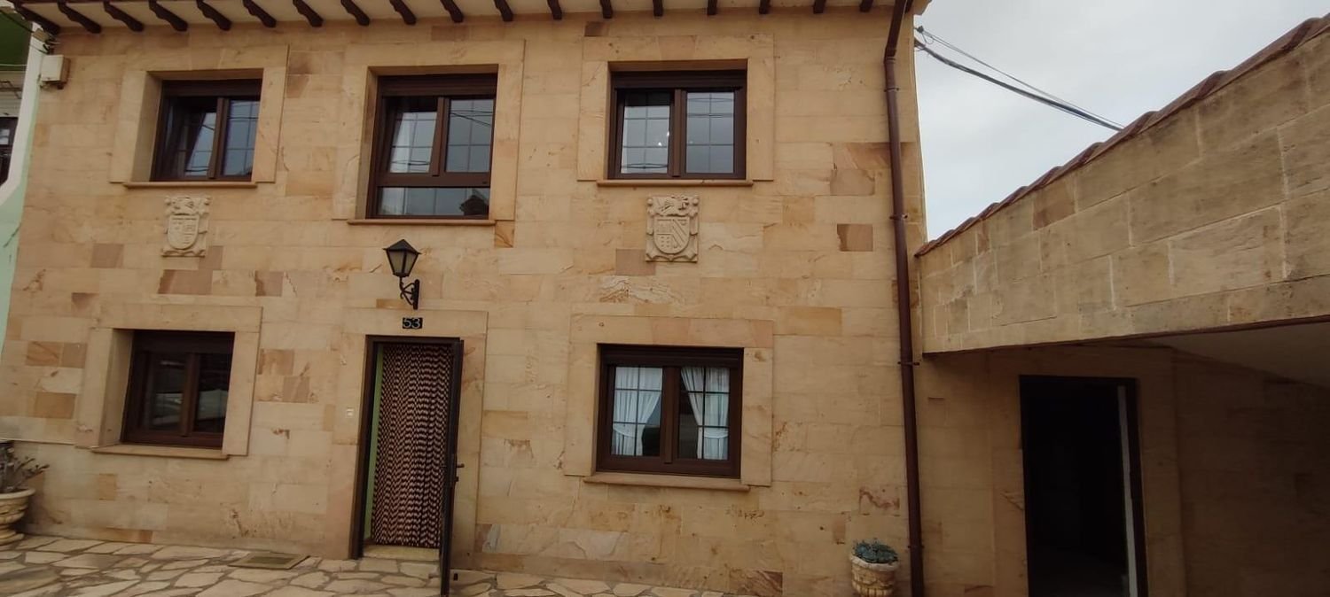 3 غرف نوم منزل في Santillana del Mar, Spain رقم 152980
