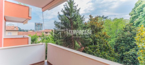 4 rooms Apartment in Cinisello Balsamo, Italy No. 70023 3
