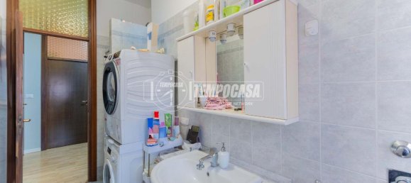 4 rooms Apartment in Cinisello Balsamo, Italy No. 70023 16