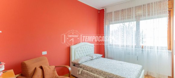 4 rooms Apartment in Cinisello Balsamo, Italy No. 70023 18