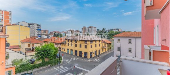 4 rooms Apartment in Cinisello Balsamo, Italy No. 70023 35