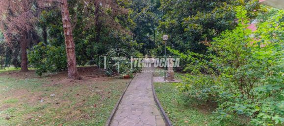 4 rooms Apartment in Cinisello Balsamo, Italy No. 70023 37