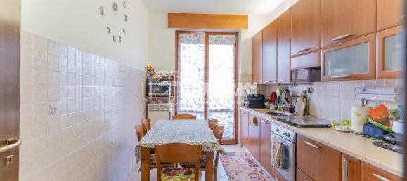 4 rooms Apartment in Cinisello Balsamo, Italy No. 70023 32