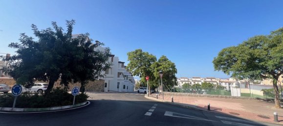 4 Schlafzimmer Villa in Estepona, Spain, Nr. 102869 2