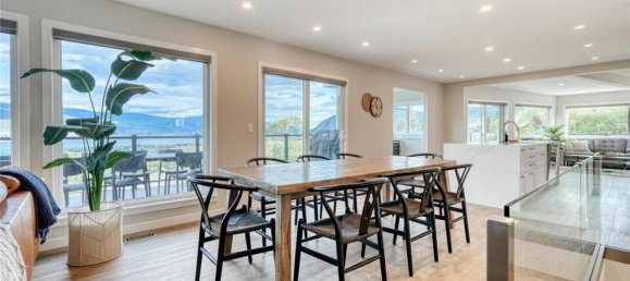 3 bedrooms House in British Columbia, Canada No. 1098 12