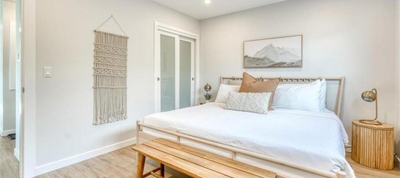 3 bedrooms House in British Columbia, Canada No. 1098 7