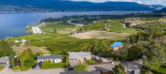 3 bedrooms House in British Columbia, Canada No. 1098 2