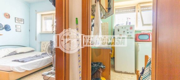 2 rooms Apartment in Rome, Italy No. 270354 2