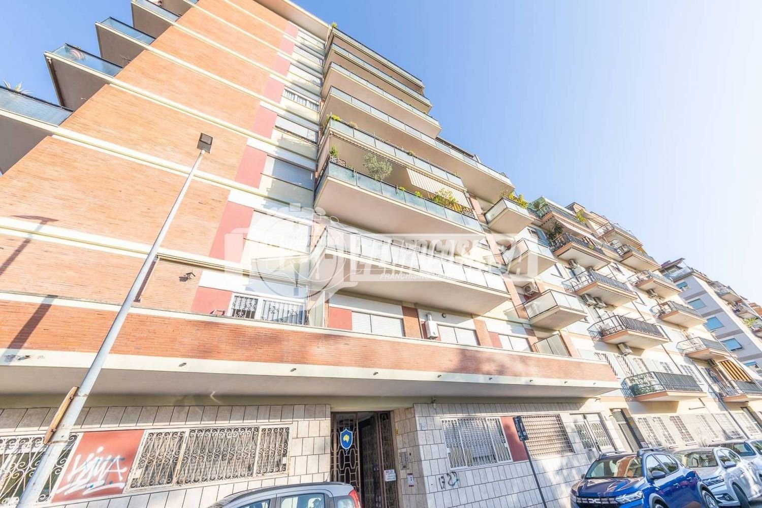 2 rooms Apartment in Rome, Italy No. 270354