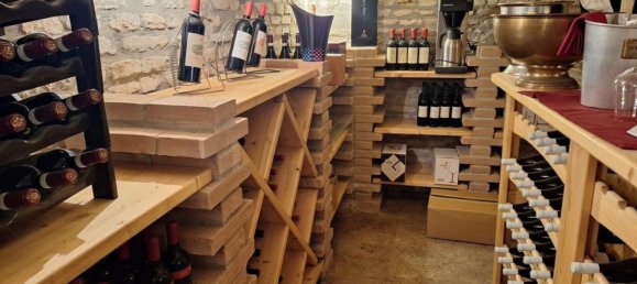 267m² Commercial property in Ravenna, Italy No. 372070 6