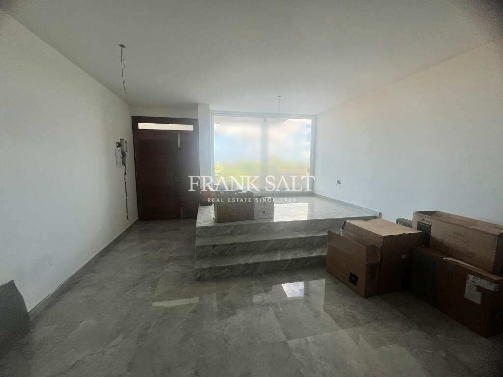 Maisonette de 3 dormitorios en Gharghur, Malta No. 8204