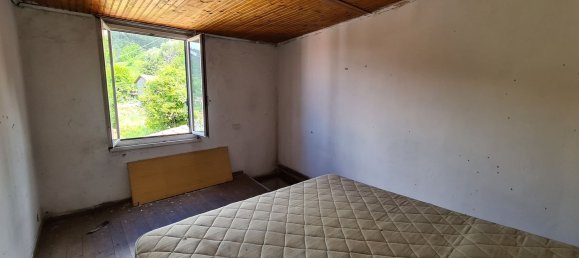 3 rooms Apartment in Castiglione Chiavarese, Italy No. 35818 9