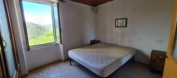 3 rooms Apartment in Castiglione Chiavarese, Italy No. 35818 4