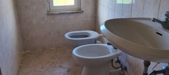 3 rooms Apartment in Castiglione Chiavarese, Italy No. 35818 14