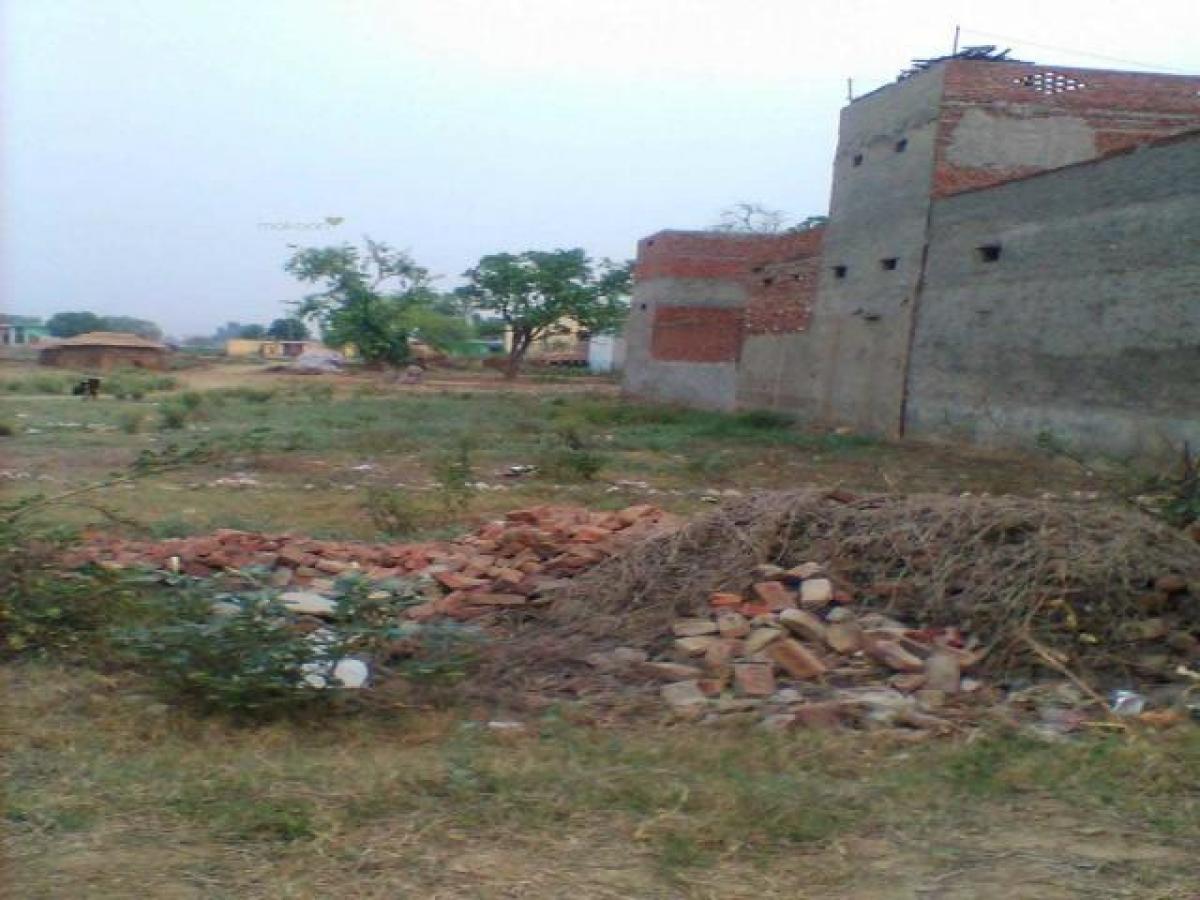  Land in Noida, India No. 35438
