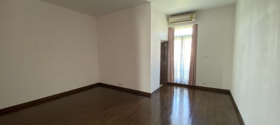 4 غرف نوم منزل في Pak Kret, Thailand رقم 78019 2