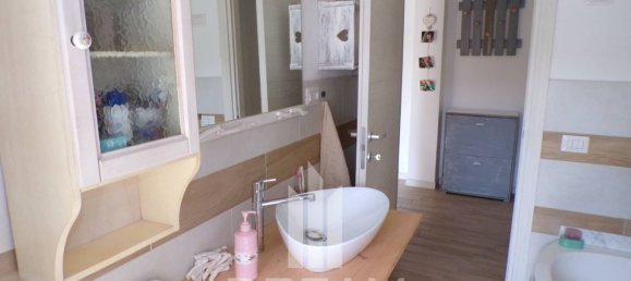 Квартира с 5 комнатами в Куарту Сант'Элена, Италия № 268665 11