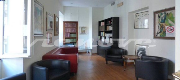 3 bedrooms Apartment in Rome, Italy No. 219165 2