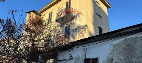 6-Zimmer Haus in Busto Arsizio, Italy, Nr. 16460 8