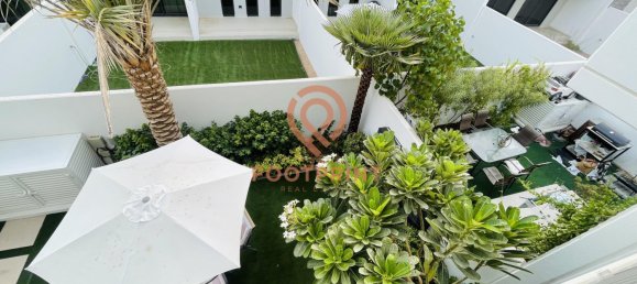 4 bedrooms Townhouse in Dubai, UAE No. 24419 13