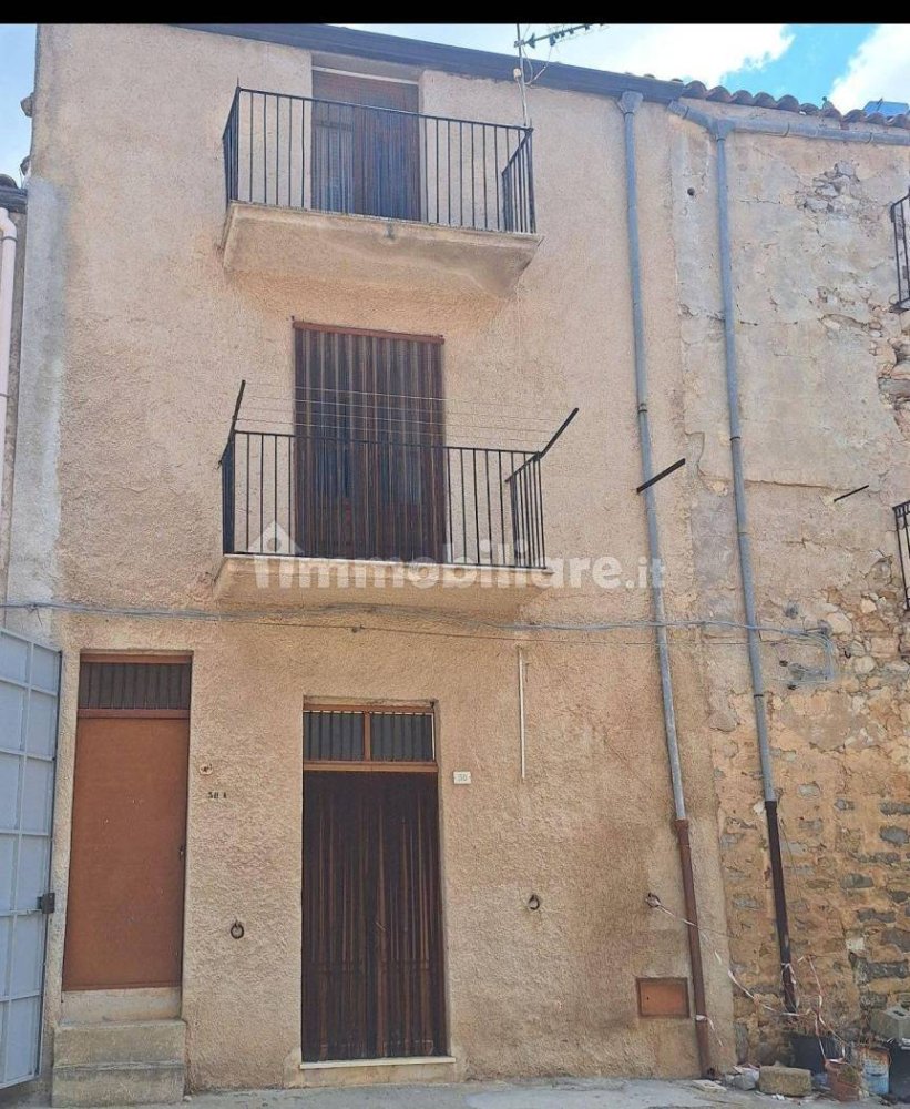 3-salle Bâtiment à Ventimiglia di Sicilia, Italy No. 291332