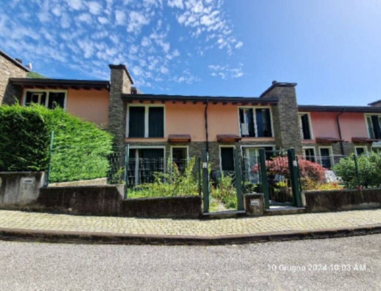 2 rooms House in Valbrona, Italy No. 179612