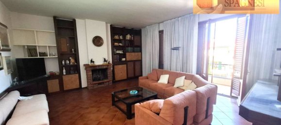 3 bedrooms Apartment in Signa, Italy No. 361806 8
