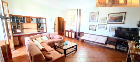 3 bedrooms Apartment in Signa, Italy No. 361806 10