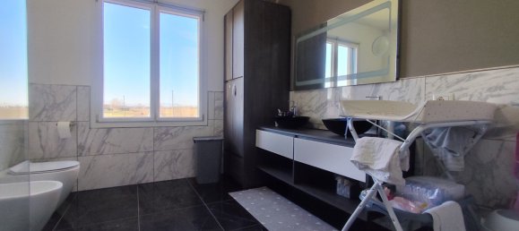 3 غرف نوم فيلا في Bagnolo in Piano, Italy رقم 169405 12